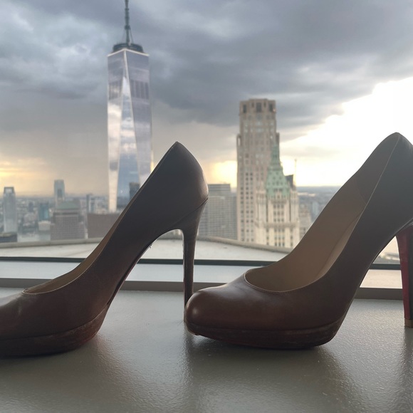 Christian Louboutin Brown Round Toe Pumps - Picture 2 of 4